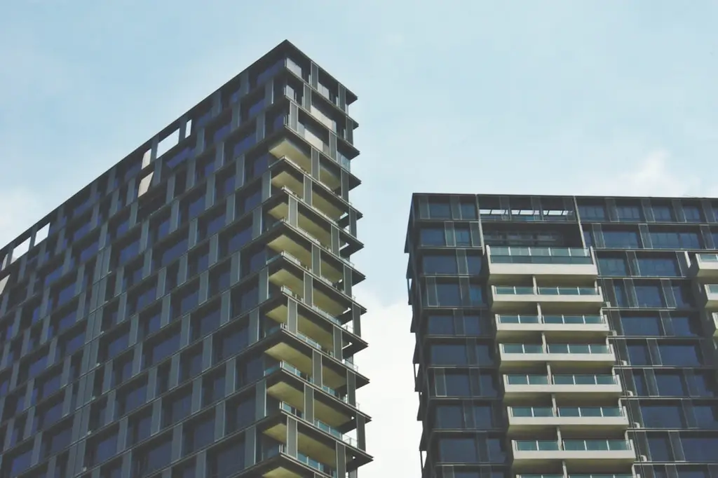 臥室天花板裝潢指南：打造夢幻舒適的私密天地